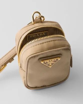 Prada Re-Edition 1978 Re-Nylon miniväska med nyckelring