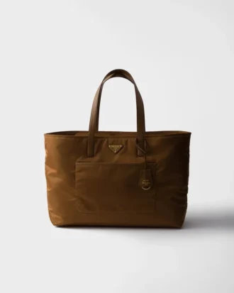 Prada Re-Edition 1978 Stor tote-väska i Re-Nylon och Saffiano-läder