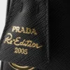 Prada Re-Edition 2005 miniväska i Saffiano-läder Prada Re-Edition 2005 miniväska i Saffiano-läder