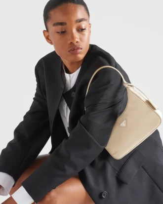 Prada Re-Edition 2005 Re-Nylon och Saffiano miniväska
