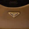 Prada Re-Edition Mini Saffiano läderväska Prada Re-Edition Mini Saffiano läderväska