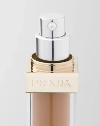 Prada Reveal Skin Optimizing Foundation – Dw70 – Mörk varm