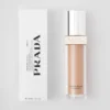 Prada Reveal Skin Optimizing Foundation – Dw70 – Mörk varm Prada Reveal Skin Optimizing Foundation – Dw70 – Mörk varm