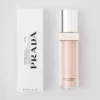 Prada Reveal Skin Optimizing Foundation – Ln10 – Ljus neutral Prada Reveal Skin Optimizing Foundation – Ln10 – Ljus neutral