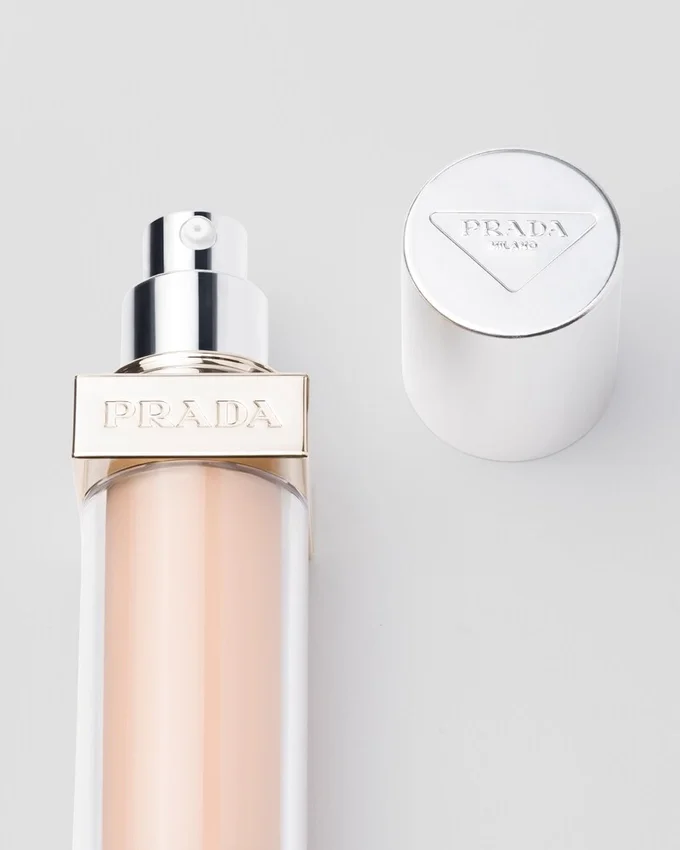 Prada Reveal Skin Optimizing Foundation – Ln10 – Ljus neutral Prada Reveal Skin Optimizing Foundation – Ln10 – Ljus neutral