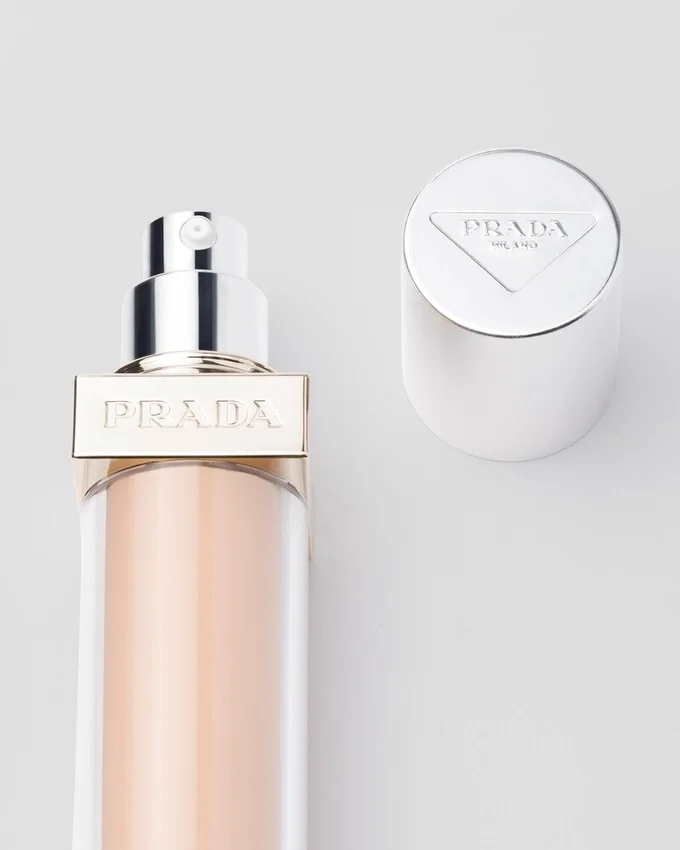 Prada Reveal Skin Optimizing Foundation – Ln25 – Ljus neutral Prada Reveal Skin Optimizing Foundation – Ln25 – Ljus neutral