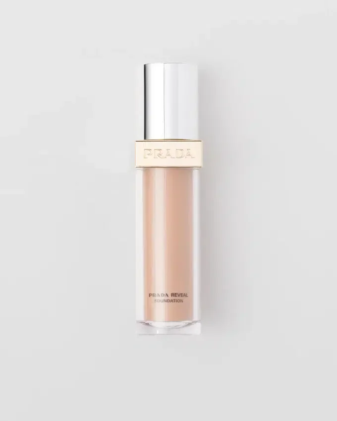 Prada Reveal Skin Optimizing Foundation – Mw40 – Medium Warm Prada Reveal Skin Optimizing Foundation – Mw40 – Medium Warm