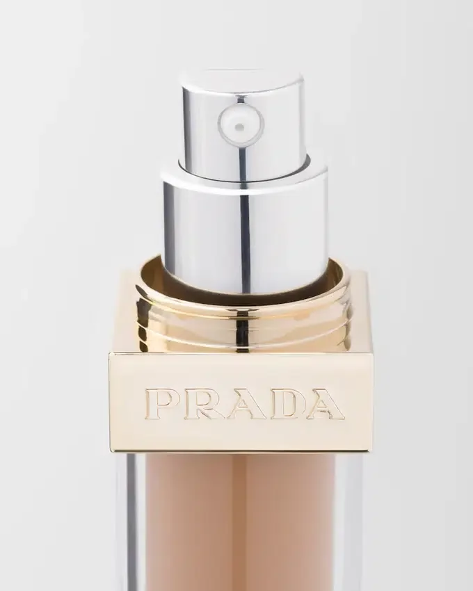 Prada Reveal Skin Optimizing Foundation – Mw40 – Medium Warm Prada Reveal Skin Optimizing Foundation – Mw40 – Medium Warm