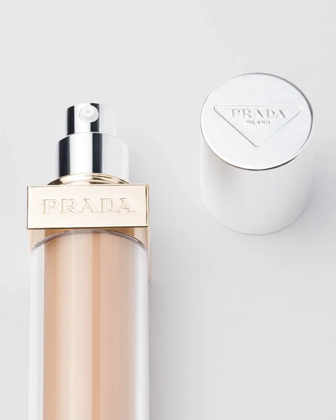 Prada Reveal Skin Optimizing Foundation – Mw40 – Medium Warm Prada Reveal Skin Optimizing Foundation – Mw40 – Medium Warm