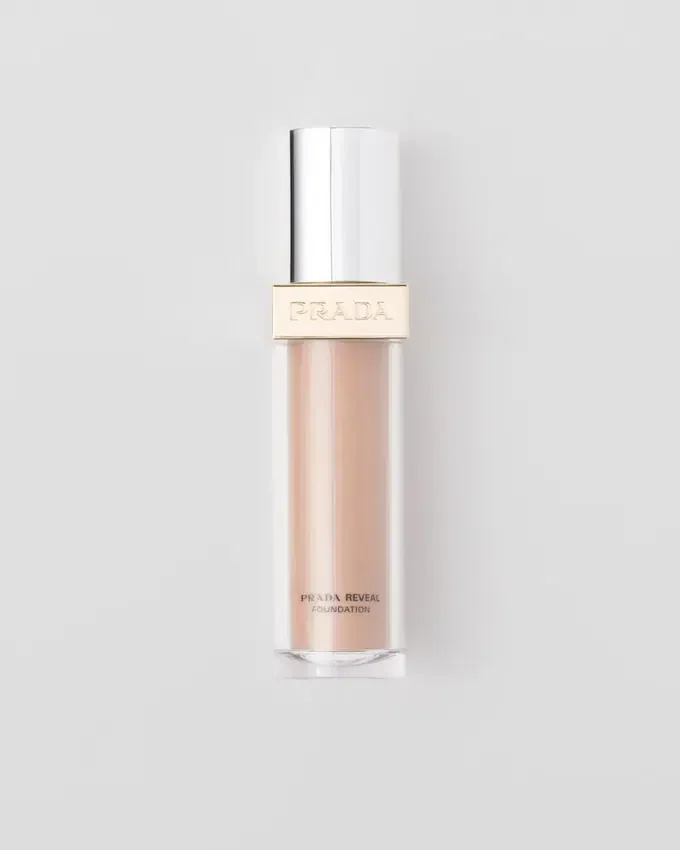 Prada Reveal Skin Optimizing Foundation – Mw45 – Medium Warm Prada Reveal Skin Optimizing Foundation – Mw45 – Medium Warm