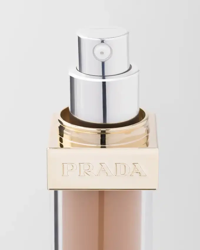 Prada Reveal Skin Optimizing Foundation – Mw45 – Medium Warm Prada Reveal Skin Optimizing Foundation – Mw45 – Medium Warm