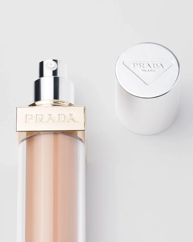 Prada Reveal Skin Optimizing Foundation – Mw45 – Medium Warm Prada Reveal Skin Optimizing Foundation – Mw45 – Medium Warm