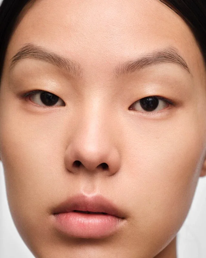 Prada Reveal Skin Optimizing Foundation – Mw45 – Medium Warm Prada Reveal Skin Optimizing Foundation – Mw45 – Medium Warm
