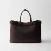 Prada-väska i nappaläder med spänne