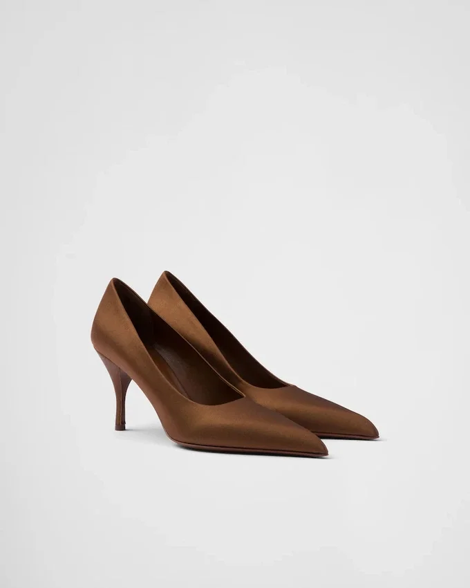 Pumps i satin Pumps i satin