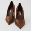 Pumps i satin Pumps i satin