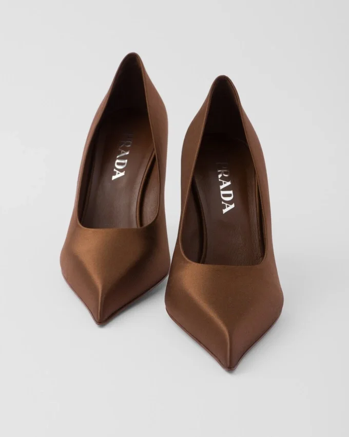 Pumps i satin Pumps i satin