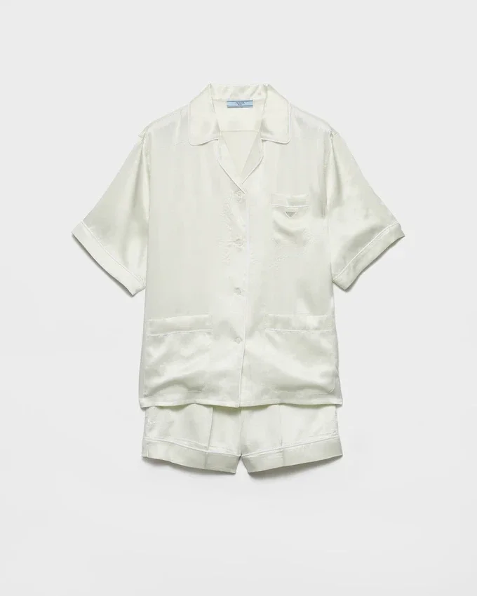 Pyjamas i satin med shorts i vintage-look Pyjamas i satin med shorts i vintage-look