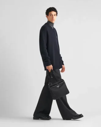 Re-Nylon- och Saffiano-axelväska