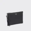 Re-Nylon- och Saffiano-läderpåse Re-Nylon- och Saffiano-läderpåse
