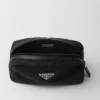 Re-Nylon och Saffiano necessaire Re-Nylon och Saffiano necessaire