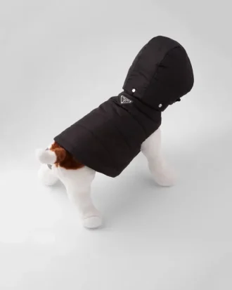 Re-Nylon puffjacka för hundar med huva