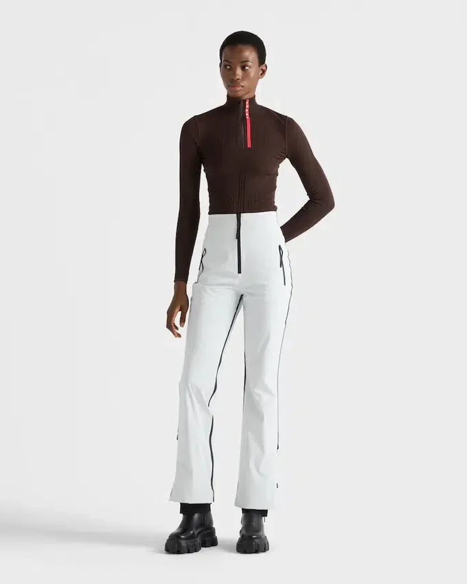 Re-Nylon-tröja med hög hals Re-Nylon-tröja med hög hals