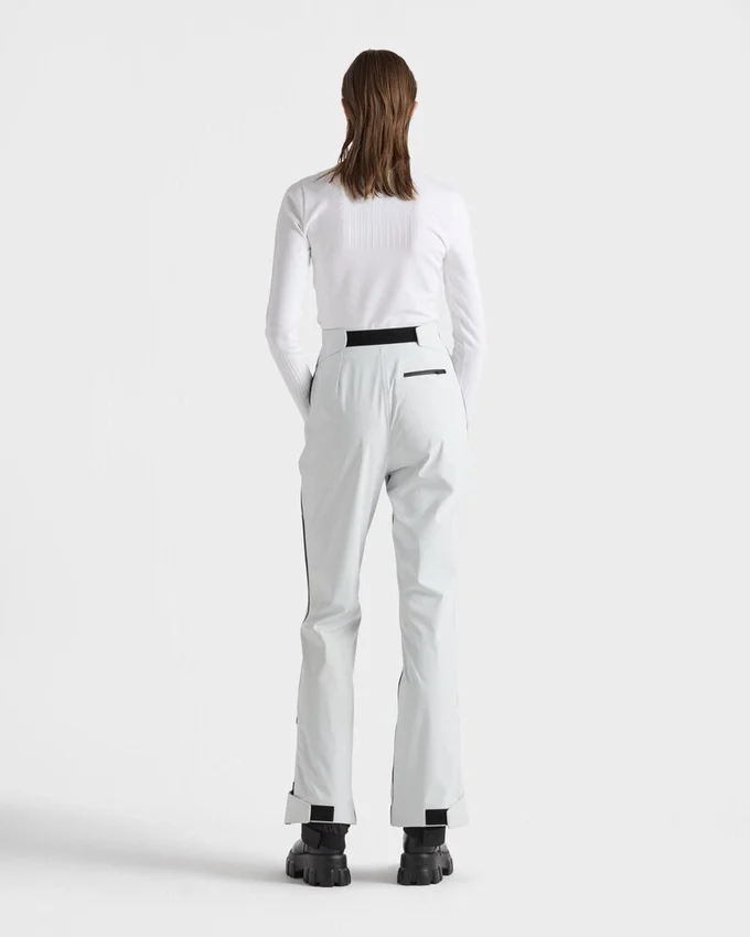 Re-Nylon-tröja med hög hals Re-Nylon-tröja med hög hals