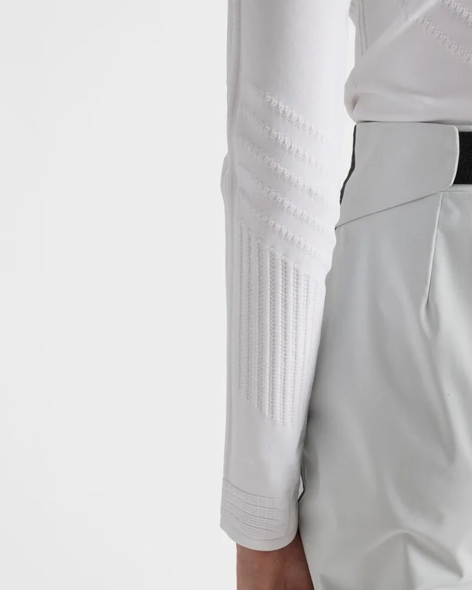 Re-Nylon-tröja med hög hals Re-Nylon-tröja med hög hals