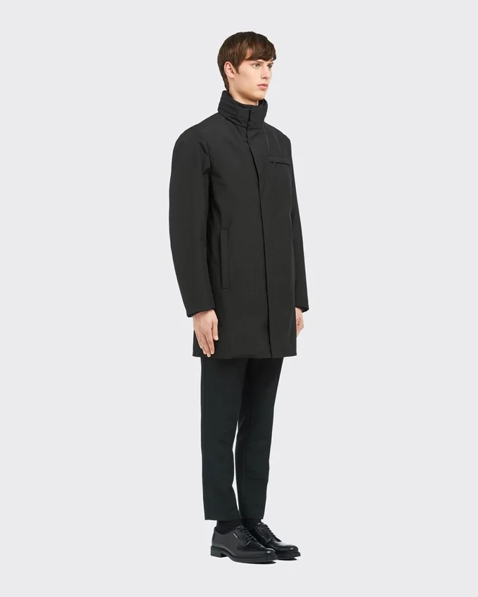 Regnjacka i tekniskt tyg Regnjacka i tekniskt tyg