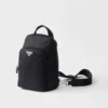 Ryggsäck i Re-Nylon och Saffiano-läder Ryggsäck i Re-Nylon och Saffiano-läder