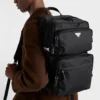 Ryggsäck i Re-Nylon och Saffiano-läder Ryggsäck i Re-Nylon och Saffiano-läder
