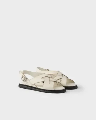 Sandaler i antikbehandlat läder