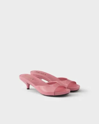 Sandaler med låg klack i lackläder