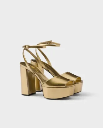 Sandaler med plattform i metalliskt läder