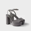 Sandaler med plattform i mocka Sandaler med plattform i mocka