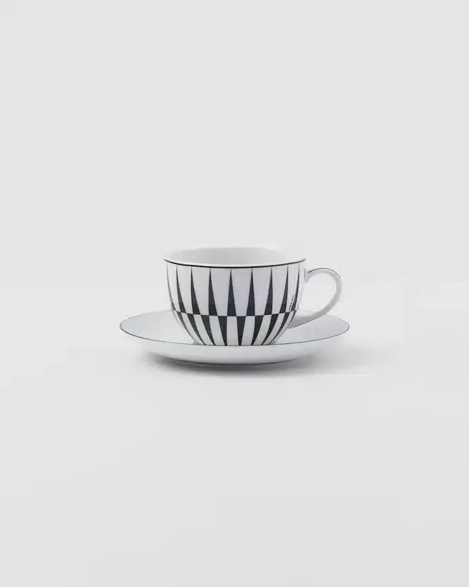 Set med två cappuccinokoppar i porslin – ränder Set med två cappuccinokoppar i porslin – ränder