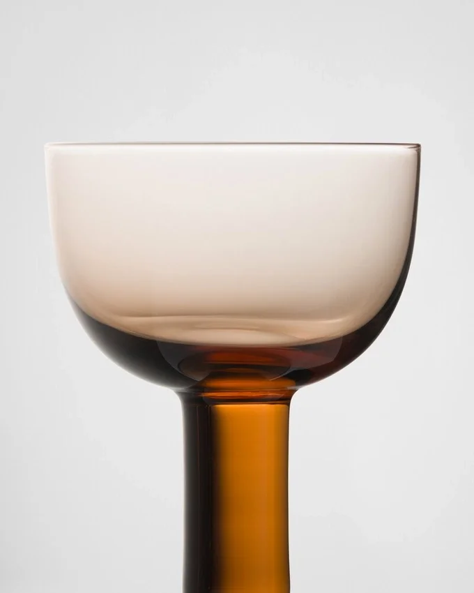 Set med två kristallglas för rött vin – Plinth Set med två kristallglas för rött vin – Plinth