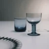 Set med två kristallglas för rött vin – Plinth Set med två kristallglas för rött vin – Plinth