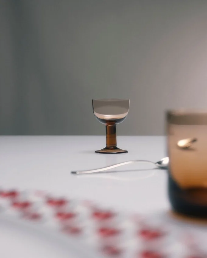 Set med två kristallglas för rött vin – Plinth Set med två kristallglas för rött vin – Plinth