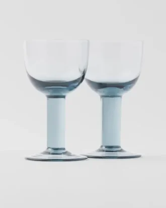 Set med två kristallglas för vitt vin – Plinth