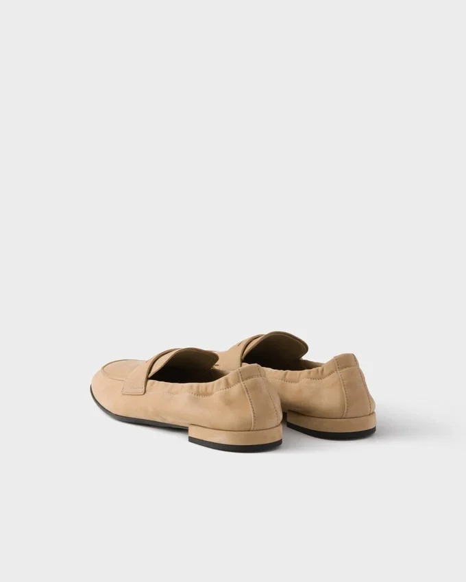 Shuffle-loafers i nubuckläder Shuffle-loafers i nubuckläder