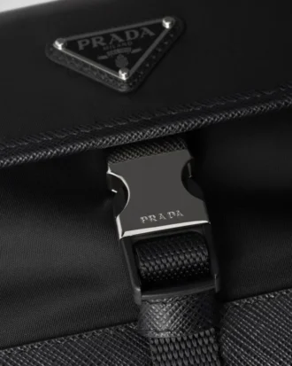Smartphonefodral i Re-Nylon och Saffiano-läder