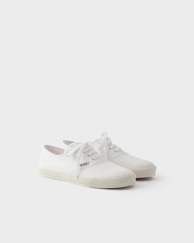 Sneakers med snörning i drilltyg Sneakers med snörning i drilltyg