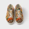Snörade sneakers i canvas med blommönster Snörade sneakers i canvas med blommönster
