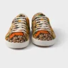 Snörade sneakers i canvas med blommönster Snörade sneakers i canvas med blommönster