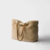 Stor totebag i fårskinn