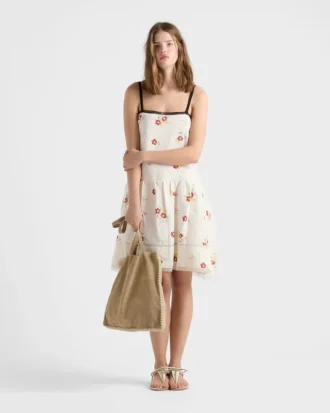 Stor totebag i mocka och virkat
