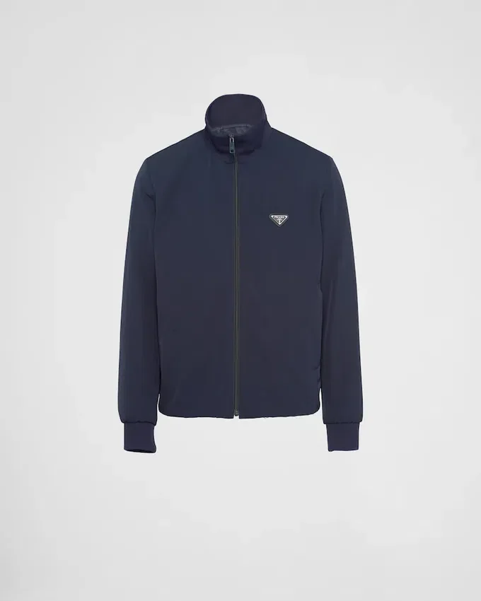 Sweatshirt i stretchigt tekniskt tyg med dragkedja Sweatshirt i stretchigt tekniskt tyg med dragkedja