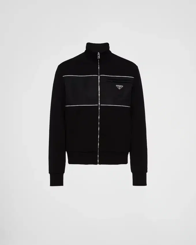 Sweatshirt med detaljer i Re-Nylon Sweatshirt med detaljer i Re-Nylon
